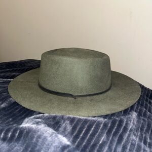 Gigi Pip Wren Telescope Crown Green Hat